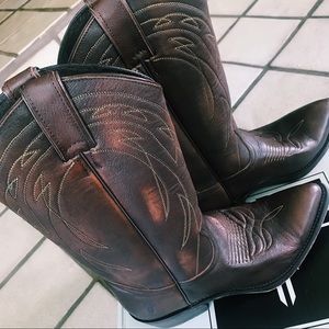 Billy Pull on Frye boots NWT